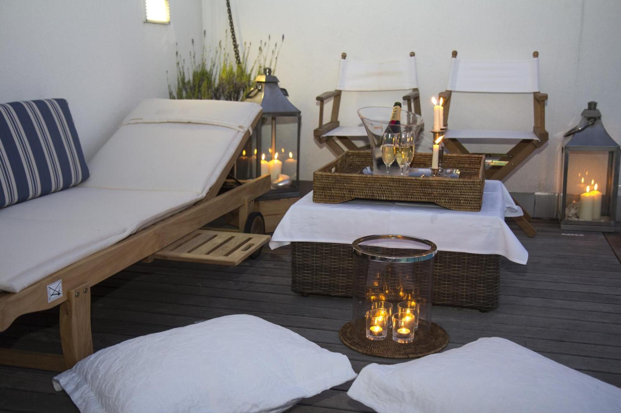 Pavi Apts - Private Rooftop Swimming Pool *