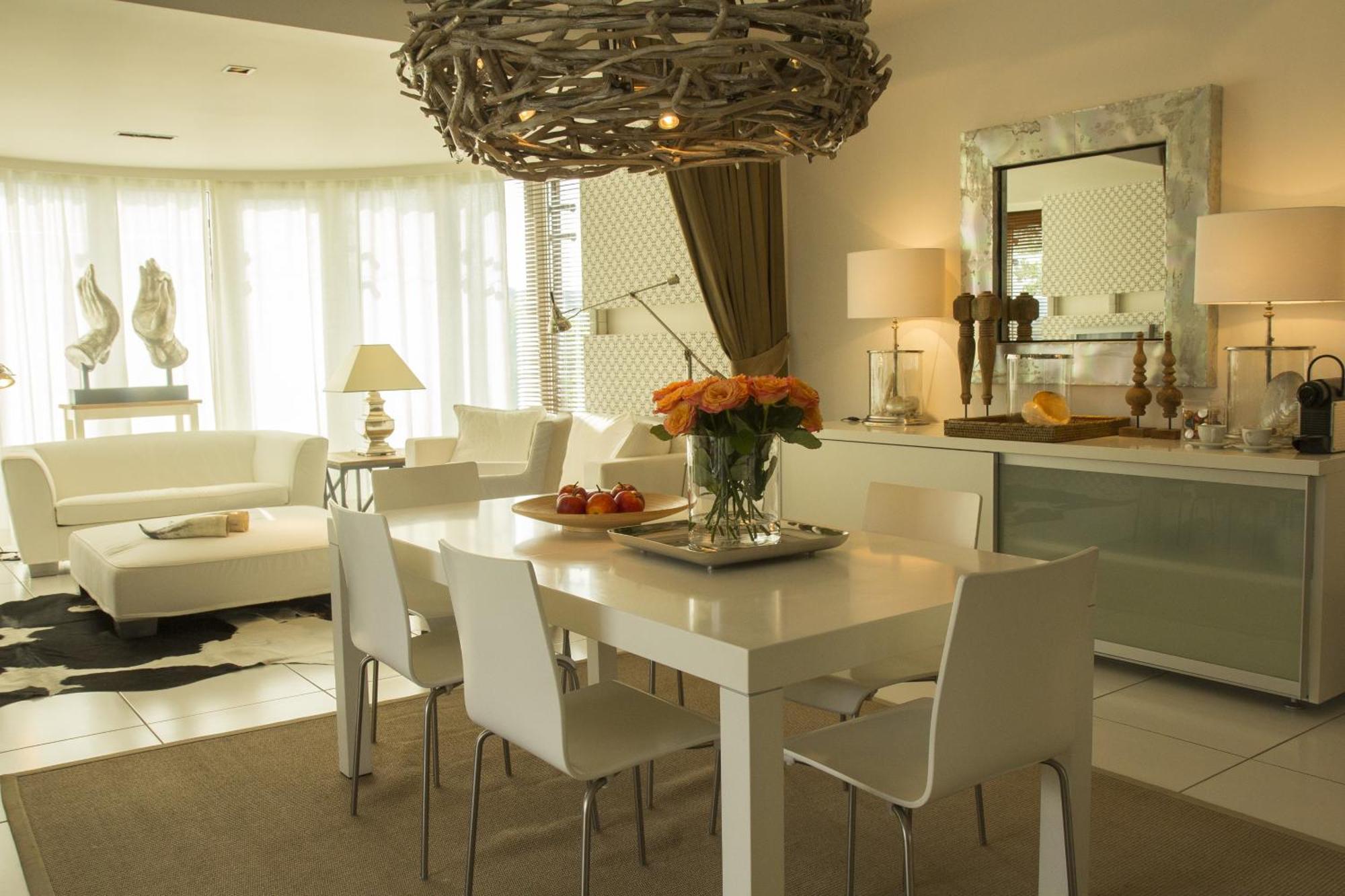 Pavi Apts - Private Rooftop Swimming Pool Apartment *