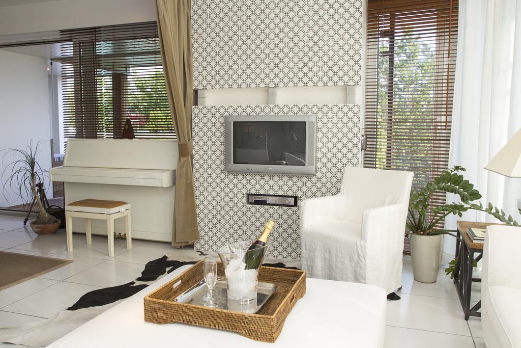Apartment Pavi Apts - Private Rooftop Swimming Pool