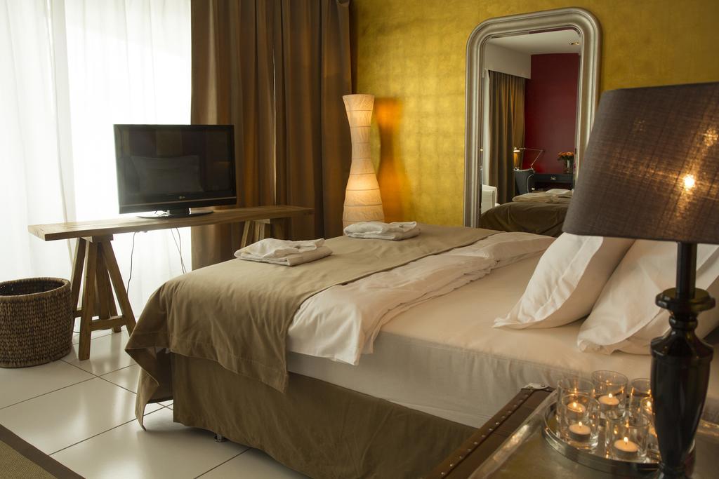 Pavi Apts - Private Rooftop Swimming Pool Appartamento